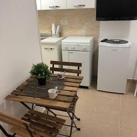 Casetta Roby Apartment เนเปิลส์ ภายนอก รูปภาพ