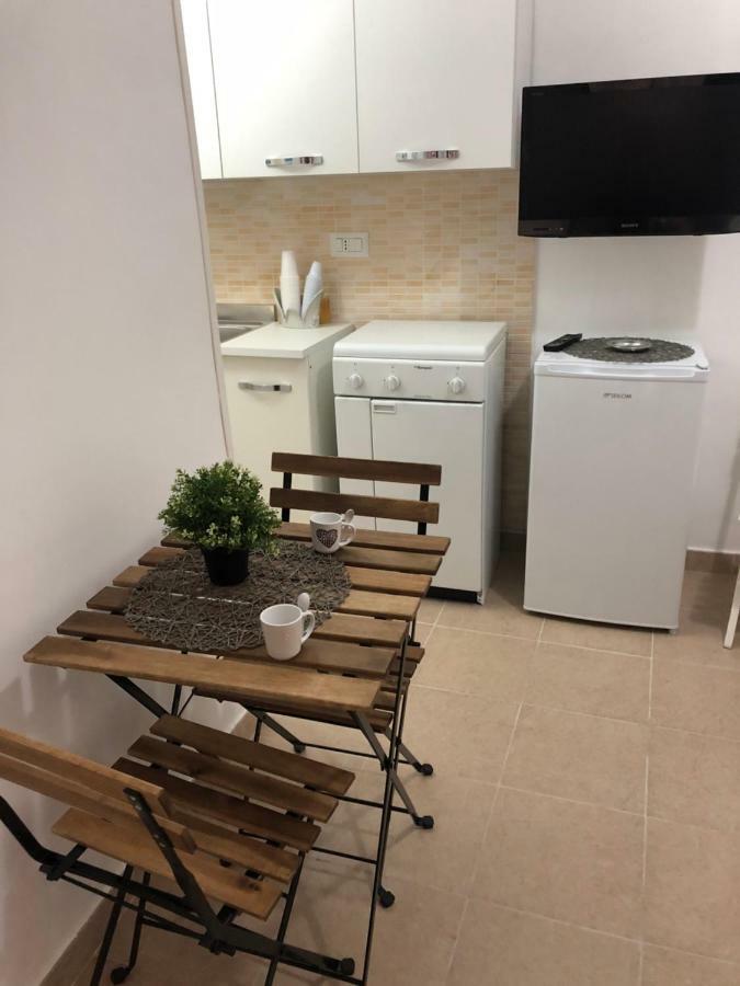 Casetta Roby Apartment เนเปิลส์ ภายนอก รูปภาพ